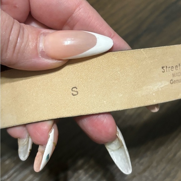 Streets Ahead black leather with gold tone hardware size small belt - Picture 2 of 7